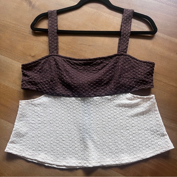 Anthropologie Sleeveless Colorblock
Babydoll Top - Picture 4 of 9